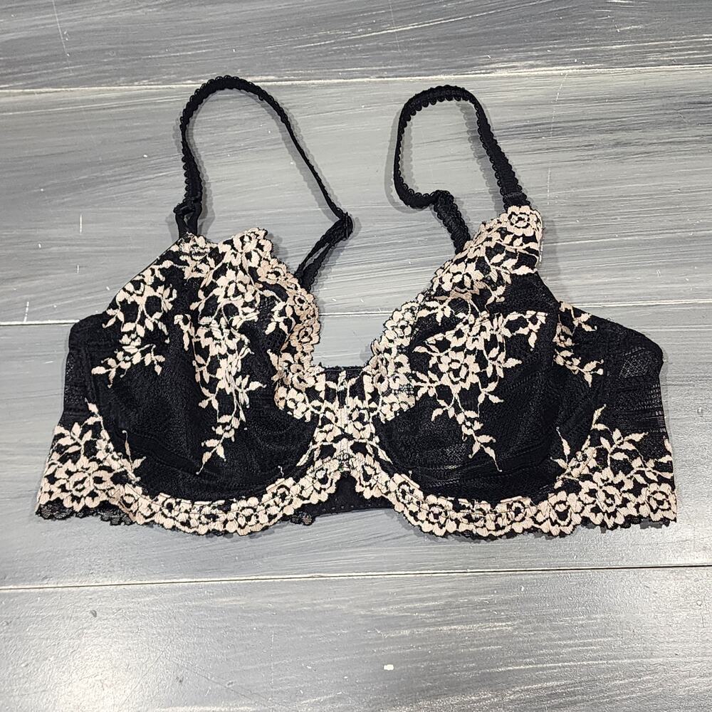 Wacoal Bra 34D Embrace Lace‎ Underwire 65191 Black and Ivory